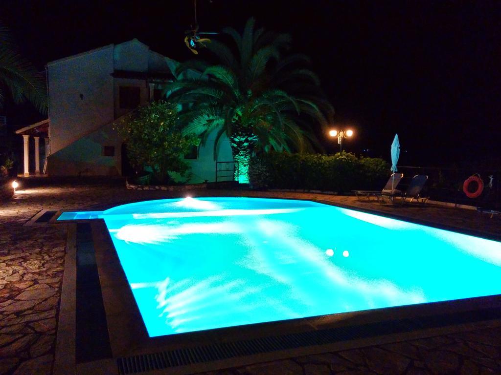 Dionysos Apartments Apraos Quarto foto